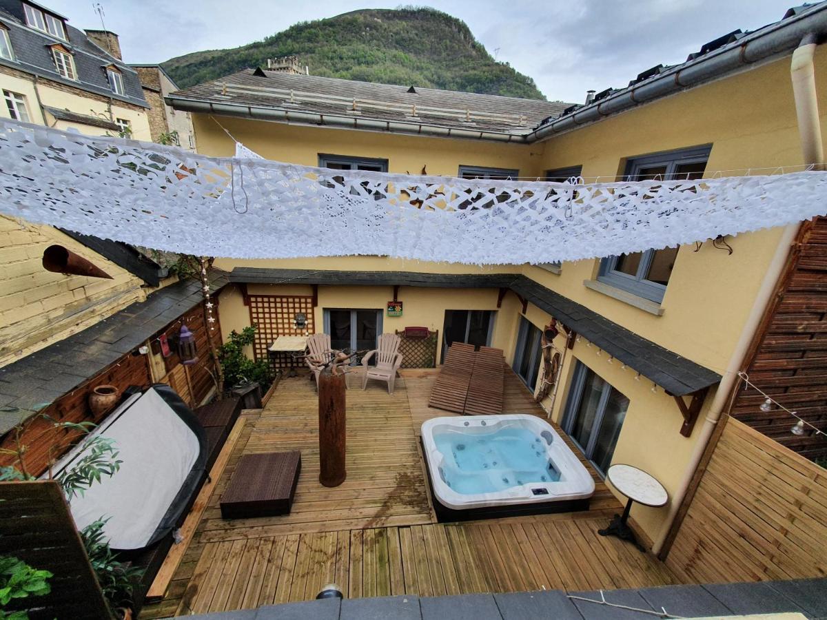 Le Patio De Luchon Bed & Breakfast Bagneres-de-Luchon Bagian luar foto